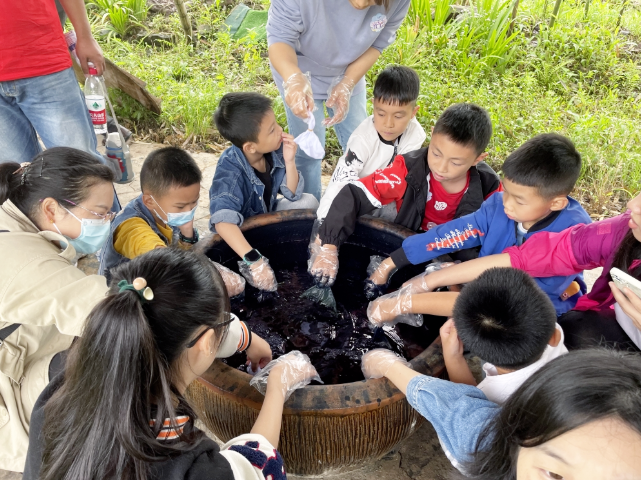 品味經(jīng)典 筑夢(mèng)童年 爭(zhēng)做新時(shí)代好少年